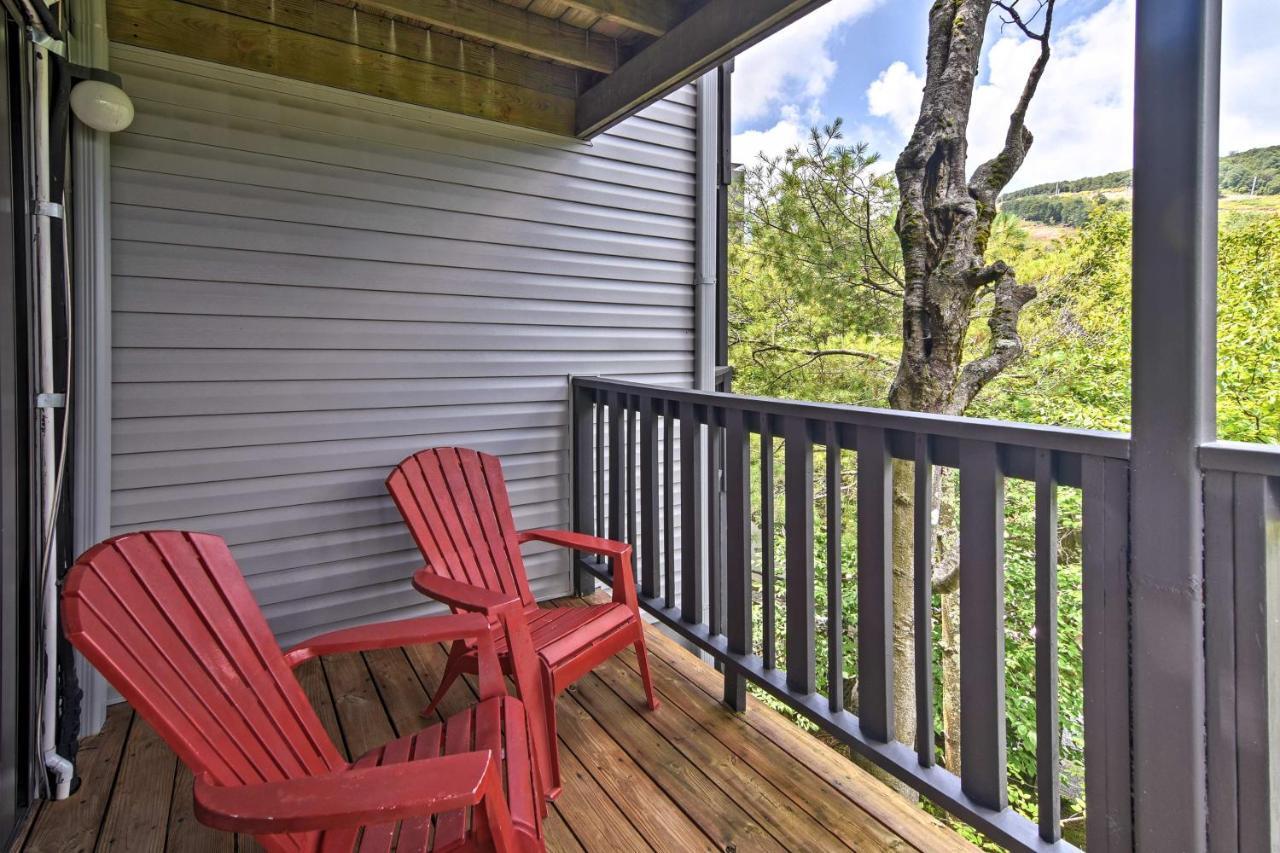 Beech Mountain Condo With Balcony, Walk To Resort! Eksteriør bilde